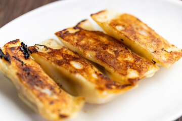 台湾式焼き棒餃子、鍋貼（グオティエ）