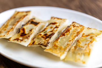 台湾式焼き棒餃子、鍋貼