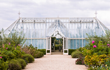Obraz premium Elegant Victorian Greenhouses At Eythrope Gardens On The Waddesdon Manor Estate