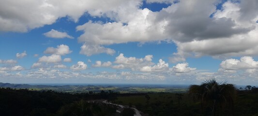 Obraz premium clouds over the city