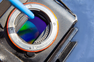 Sensor cleaning  on comaoct camera ( system  camera - mirrorless)