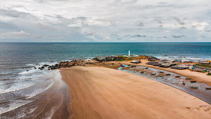 Paisagem Litoral Praia Pedra do Sal Parnaíba Piauí Delta Areia Mar Oceano Céu Nuvens Farol Ondas Energia Eólica Viagem Turismo Turístico Férias Nordeste Brasil Paradisíaco Tropical Pedras Costa 