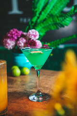 Cocktail de verano y platos