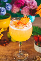 Cocktail de verano y platos