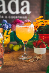 Cocktail de verano y platos