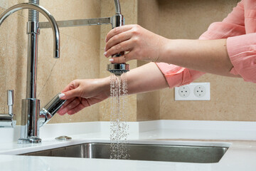 Turn off running water in the kitchen to conserve natural resources