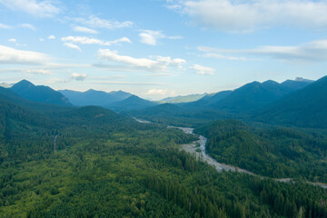 Fototapeta na wymiar Cascade mountains of Washington State in August