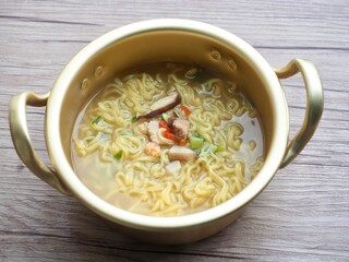아시아 음식 라면, 즉석 국수