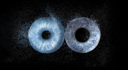 Blaue Augen Iris Aufnahme mit Explosion