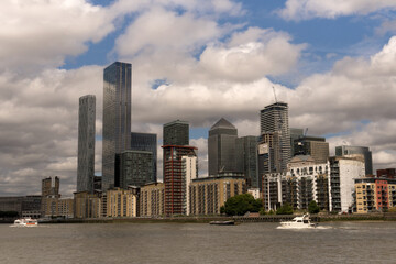 Obraz premium London Thames skyscrapers skyline white clouds sky