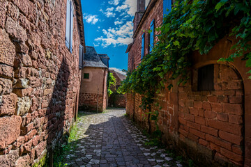 Fototapeta na wymiar Collonge-la-Rouge, beau village de France en Corrèze. 