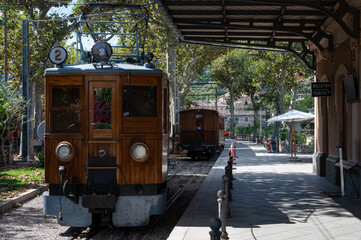 Obraz premium Old Soller train in the beautiful station