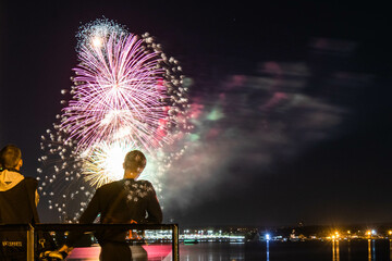 Fireworks in honor of the 300th anniversary of Nizhny Tagil. August, 2022
Праздничный салют в честь 300-летия Нижнего Тагила. Август, 2022 год. 
