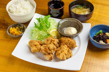 鶏唐揚定食