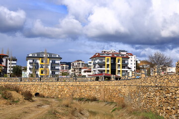 Fototapeta na wymiar construction of a residential apartment complex in avsallar near alanya in turkey