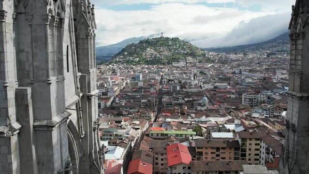Bas&iacute;lia Quito Ecuador