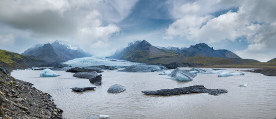 Glacier tongue slides from Vatnajökull icecap or Vatna Glacier near subglacial Öræfajökull...