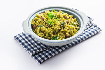 Palak khichdi is a one pot nutritious meal of mung lentils and rice with spinach, Indian food