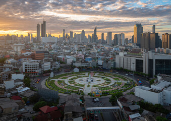 Naklejka na ściany i meble view of the Bangkok city at sunrise 
