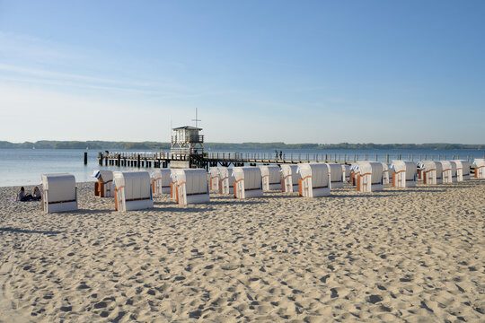 Gl&uuml;cksburg beach impresses with its dreamy white sandy beach