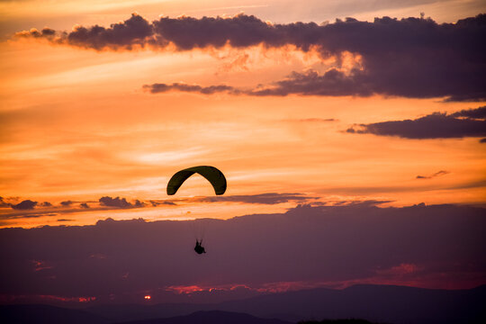 vuelo en parapente al atardecer en Arcones