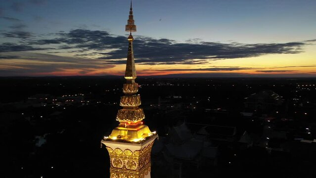 Phra That Phanom, a respectful of Nakhon Phanom People to Gold pagoda, settle in the center of the temple.