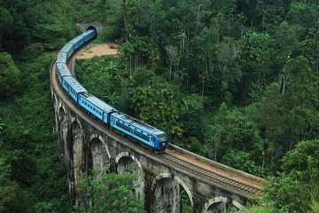 Fototapete Landwasserviadukt Die Nine Arch Bridge, auch Bridge in the Sky genannt, ist eine Viaduktbrücke in Sri Lanka. Es ist eines der besten Beispiele für den Eisenbahnbau aus der Kolonialzeit im Land.