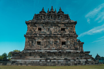 Fototapeta premium Plaosan Temple, a Buddhist temple relic of the ancient Mataram kingdom with a magnificent building and still very clean with a blue sky background