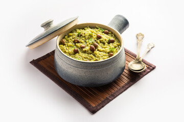 Palak khichdi is a one pot nutritious meal of mung lentils and rice with spinach, Indian food