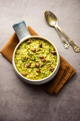Palak khichdi is a one pot nutritious meal of mung lentils and rice with spinach, Indian food