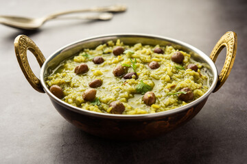 Palak khichdi is a one pot nutritious meal of mung lentils and rice with spinach, Indian food