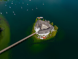 Seeschloss Ort in Gmunden von oben