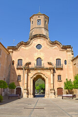 Fototapeta na wymiar Monasterio de las Santas Cruces en Aiguamurcia Tarragona España 