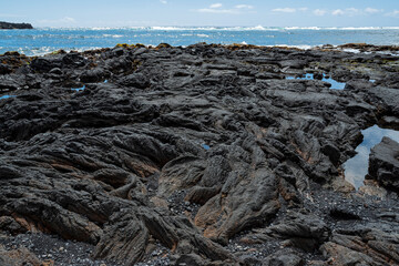 punaluu black sand beach along kau coast of southeastern hawaii - obrazy, fototapety, plakaty