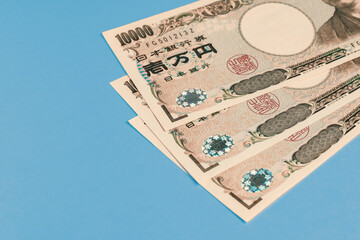 【経済】3枚の1万円札　3万円
