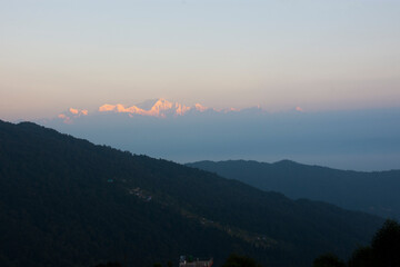 Kangchenjunga, auch Kanchenjunga und Khangchendzonga geschrieben, ist der dritthöchste Berg der Welt.