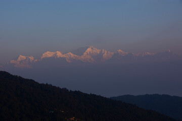 Kangchenjunga, ook gespeld als Kanchenjunga en Khangchendzonga, is de op twee na hoogste berg ter wereld.