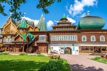 Obraz premium Moscow, Russia - June 2022: Palace of Tsar Alexei Mikhailovich in Kolomenskoye park