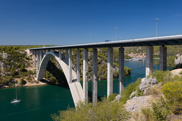 Fototapeta na wymiar Autobahnbrücke Krka