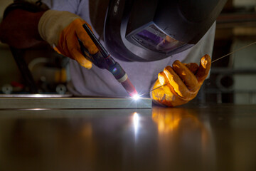 metal welding personnel © adobestock20