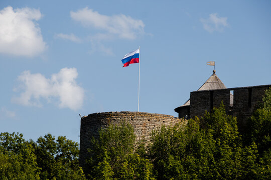Russland flagge auf dunklen hintergrund 3d render