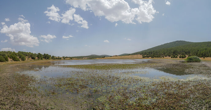 Panor&aacute;mica de la Laguna de Bezas en Sierra de Albarrac&iacute;n edn Teruel, Arag&oacute;n