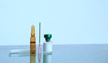 ampule vial of medicine and needle for vaccine injection equipment