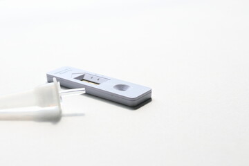 抗原検査キッド　新型コロナ検査