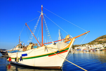 Fototapeta na wymiar Beautiful typical Greek boat, Paros island, Cyclades, Greece