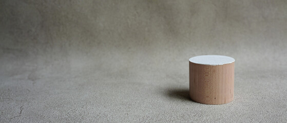 木製積み木円柱のオブジェ　文字入れのできるコピースペースのある素材