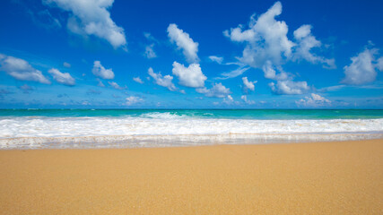 Fototapeta na wymiar Exotic idyllic white sand sea wave beach blue sky with cloud