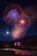 馬瀬川大花火　岐阜県下呂市馬瀬