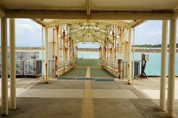 日本 沖縄 小浜島 ちゅらさんばし 旅ぬかろい 小浜港ターミナル 桟橋