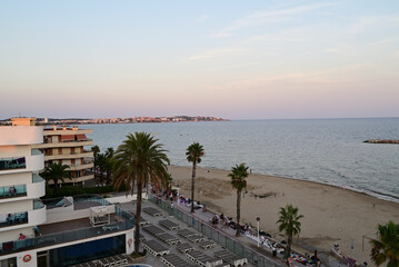 Fototapeta premium strand in cambrils abends, tarragona, spanien